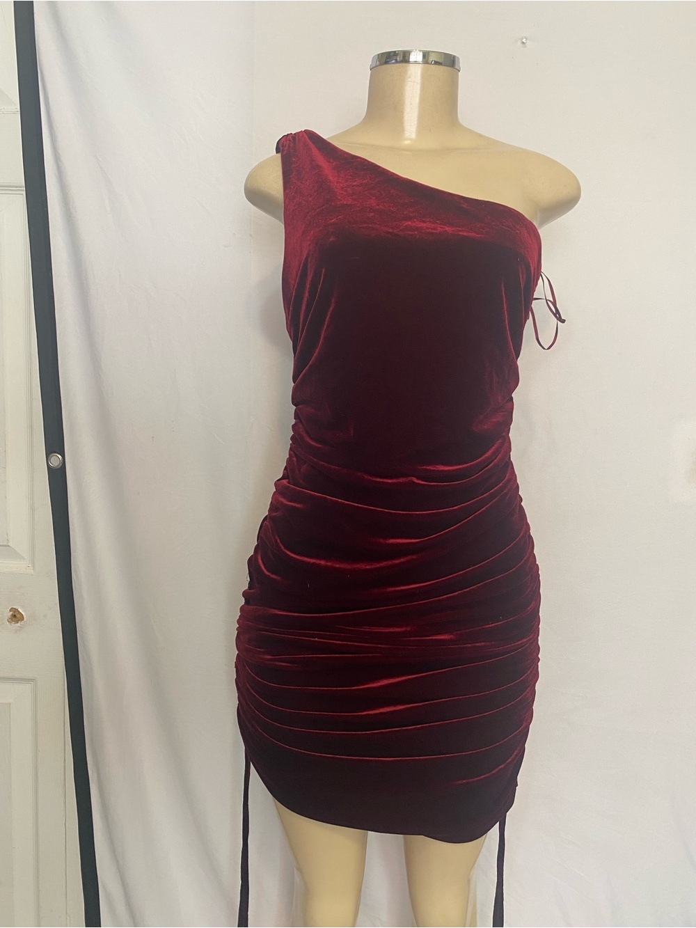 House of Harlow 1960 One-Shoulder Velvet Mini Dress - Deep Wine